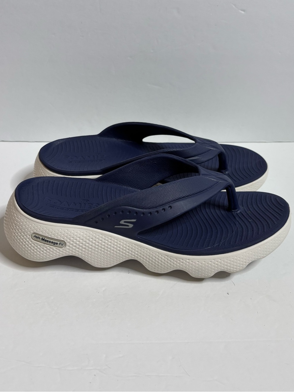 Skechers Navy Foamies Air Massage Thong Sandals Flip Flops Women’s sz 7